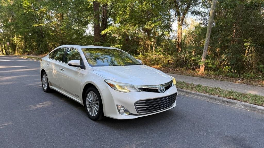 Toyota Avalon Hybrid 4dr Sdn XLE Premium (Natl) 2013