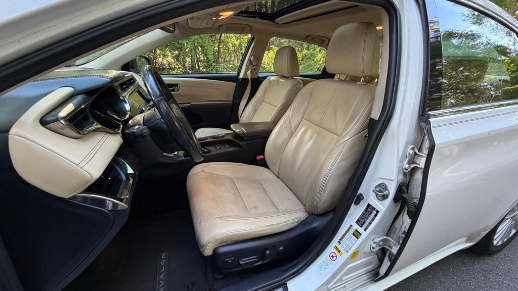 Toyota Avalon Hybrid 4dr Sdn XLE Premium (Natl) 2013