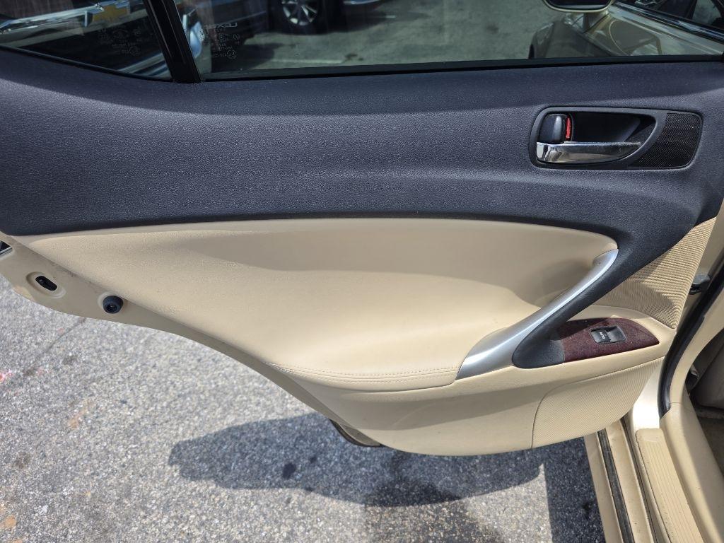 Lexus IS 250 4dr Sport Sdn Manual RWD 2007
