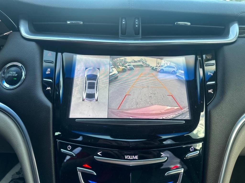 Cadillac XTS 4dr Sdn Luxury Collection FWD 2016