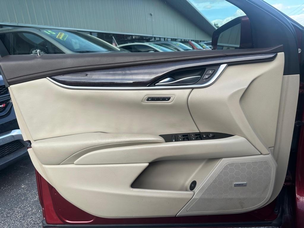 Cadillac XTS 4dr Sdn Luxury Collection FWD 2016