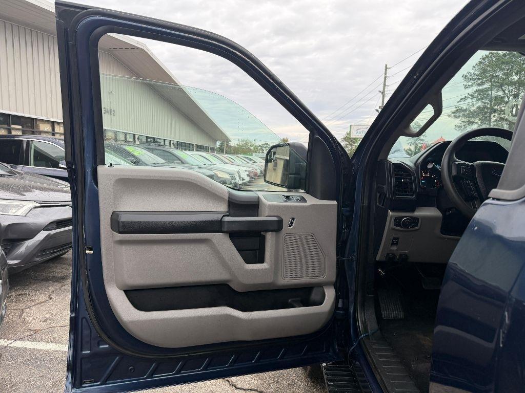 Ford F-150 4WD Reg Cab 141" XLT 2016