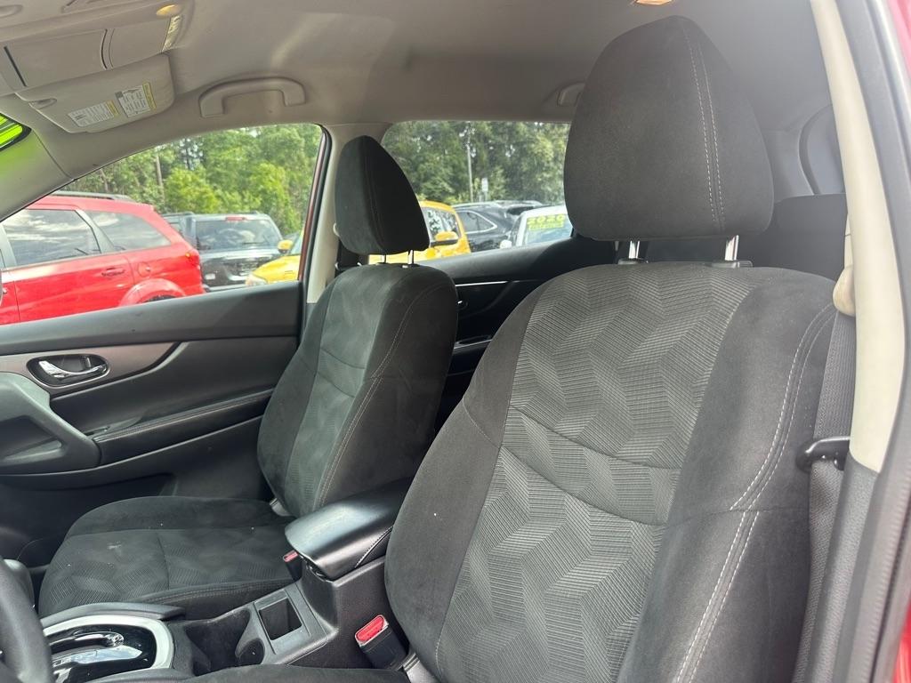 Nissan Rogue FWD 4dr SV 2016