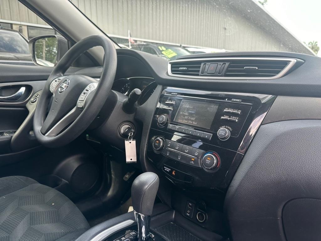 Nissan Rogue FWD 4dr SV 2016