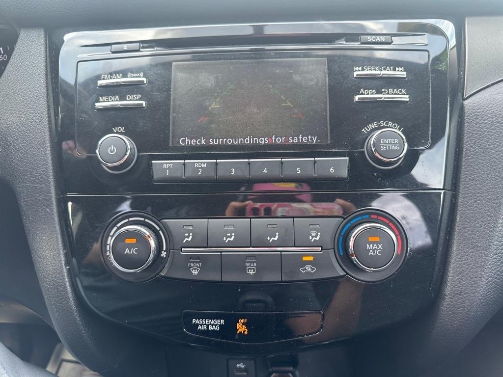 Nissan Rogue FWD 4dr SV 2016