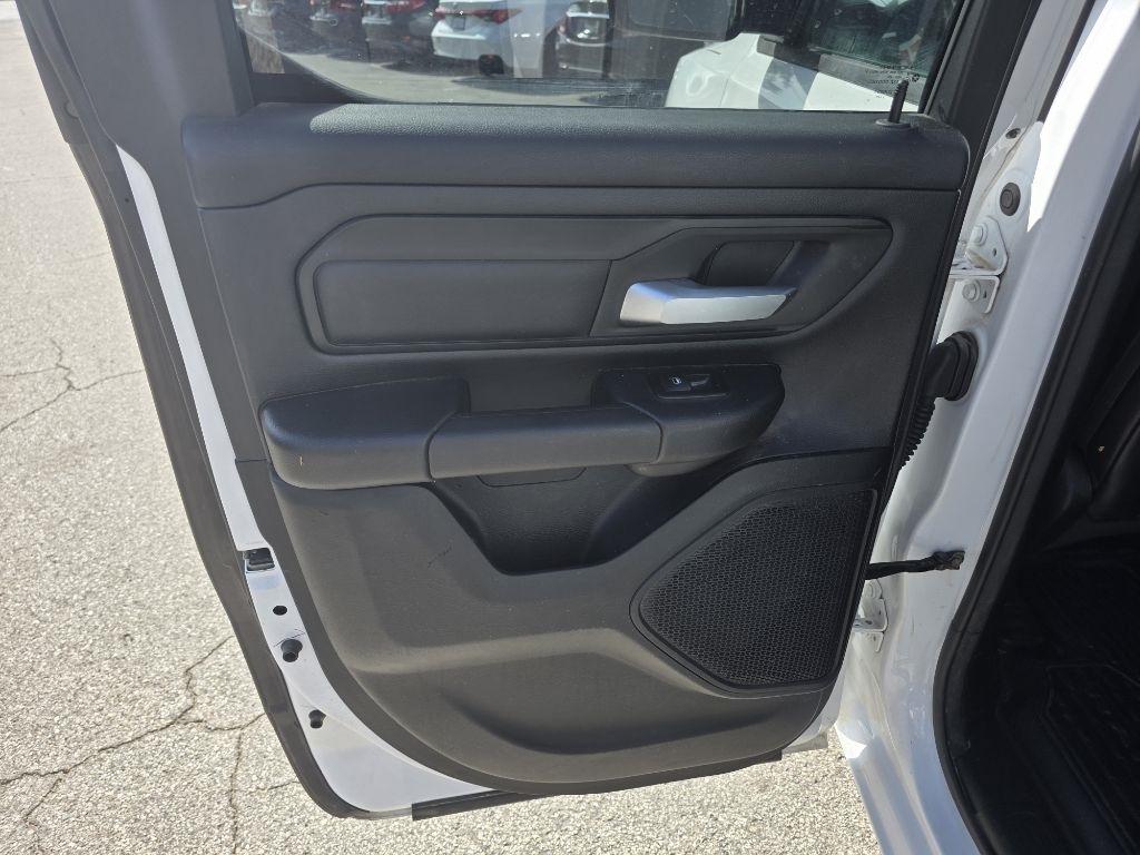 RAM 1500 Tradesman 4x2 Quad Cab 6'4" Box 2021
