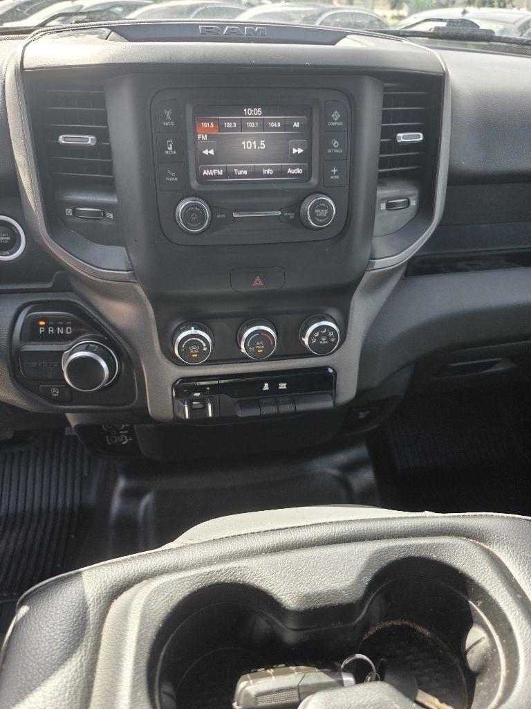 RAM 1500 Tradesman 4x2 Quad Cab 6'4" Box 2021