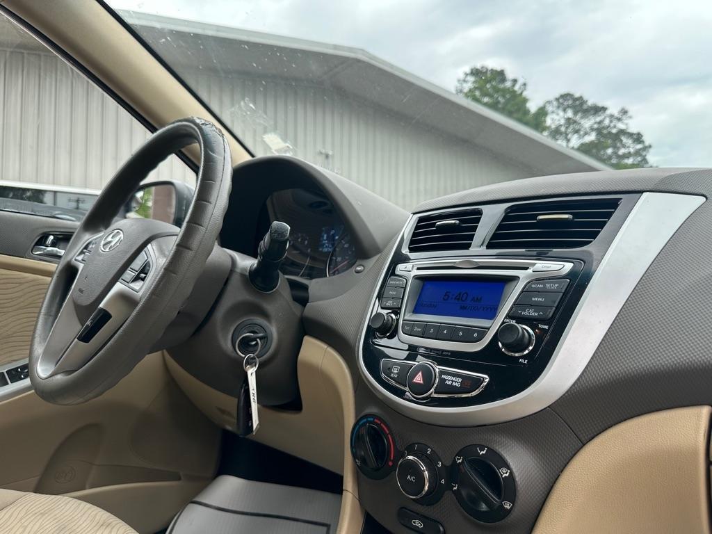 Hyundai Accent 4dr Sdn Auto GLS 2014