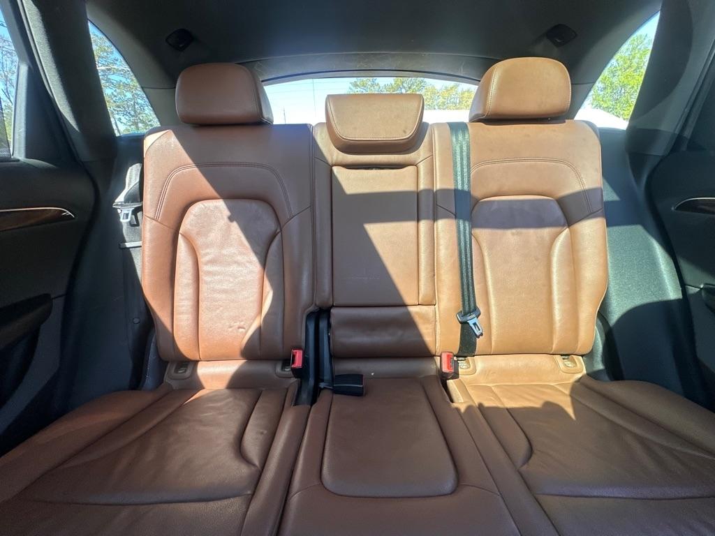 Audi Q5 quattro 4dr 3.2L Prestige 2012
