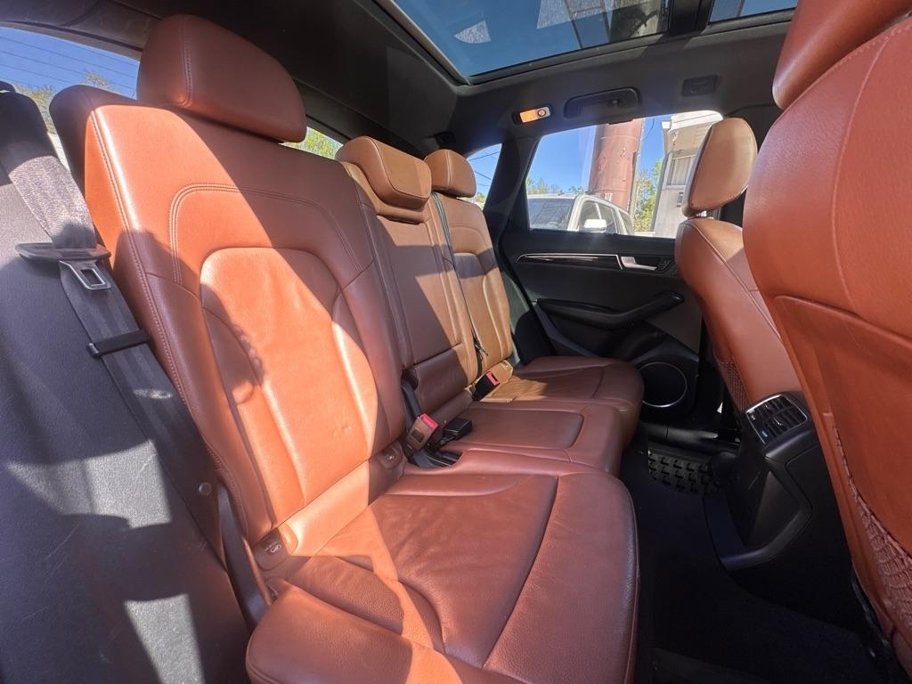 Audi Q5 quattro 4dr 3.2L Prestige 2012
