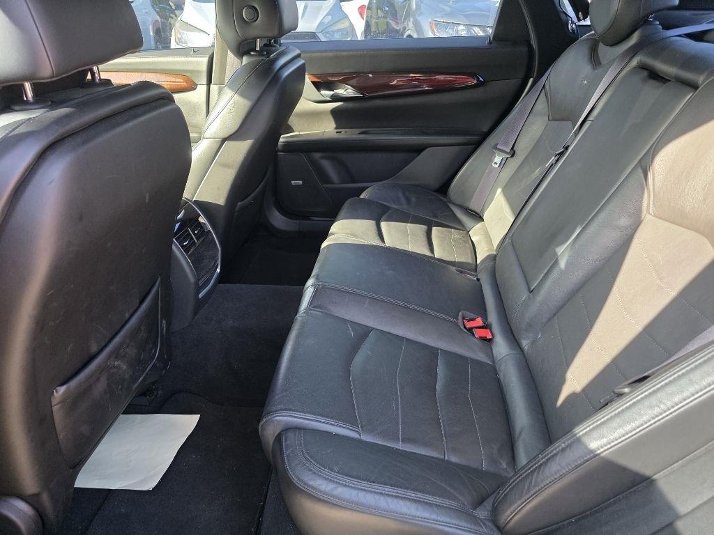 Cadillac CT6 4dr Sdn 2.0L Turbo RWD 2017