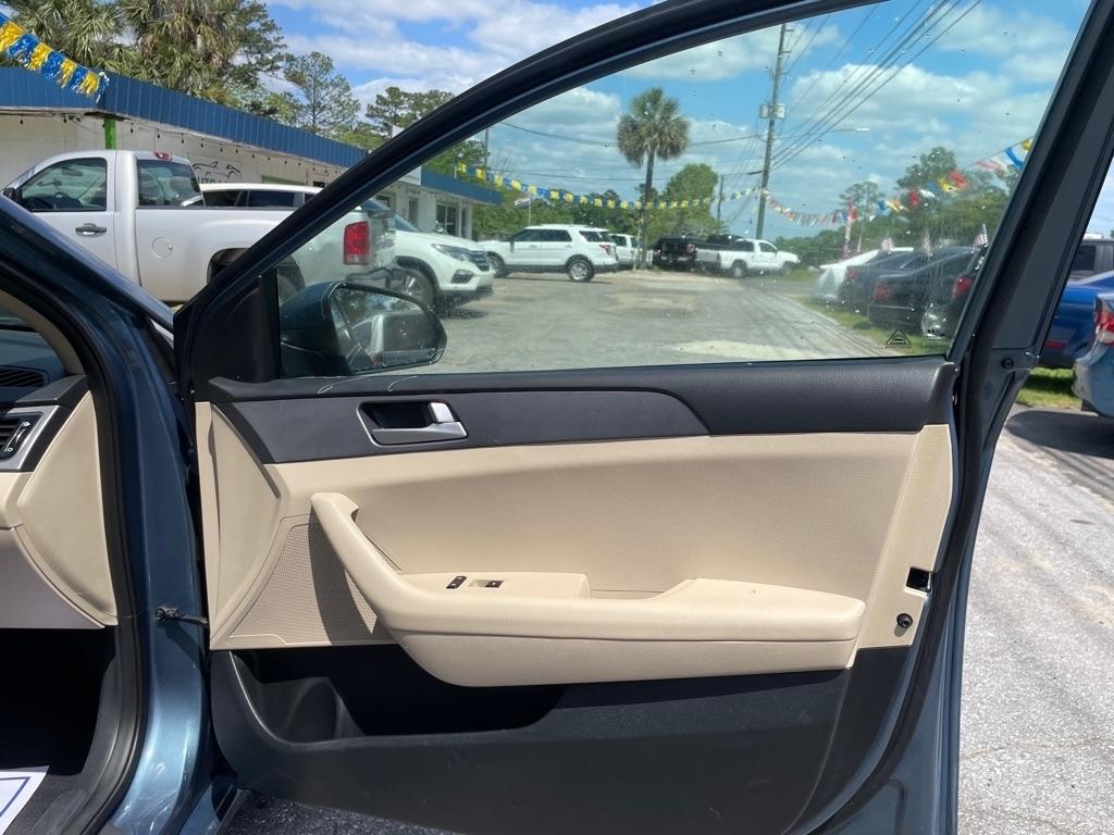 Hyundai Sonata 4dr Sdn 2.4L SE 2016