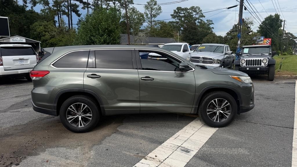 Toyota Highlander LE V6 FWD (Natl) 2018