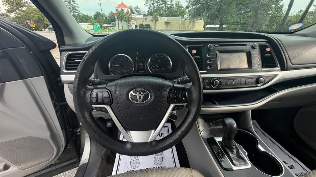 Toyota Highlander LE V6 FWD (Natl) 2018