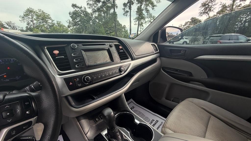 Toyota Highlander LE V6 FWD (Natl) 2018