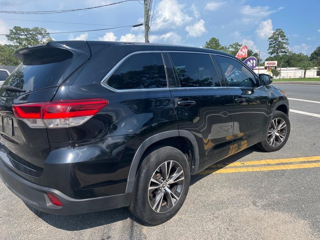 Toyota Highlander LE I4 FWD (Natl) 2017