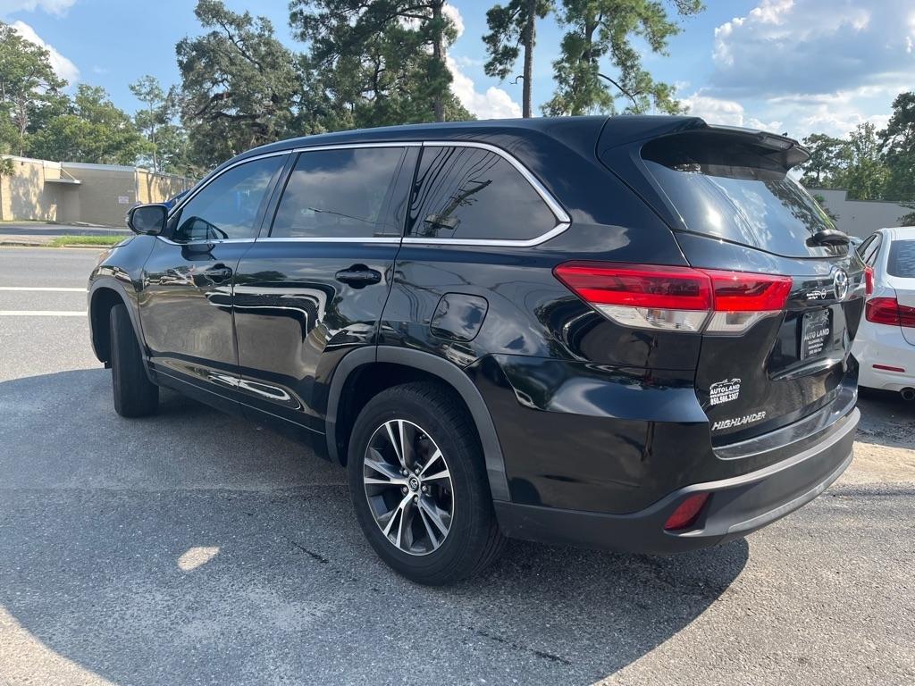 Toyota Highlander LE I4 FWD (Natl) 2017