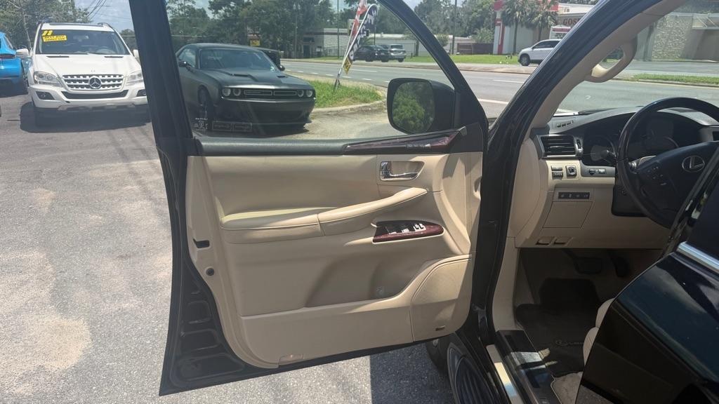 Lexus LX 570 4WD 4dr 2015