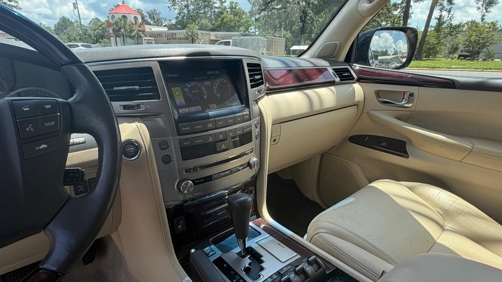 Lexus LX 570 4WD 4dr 2015
