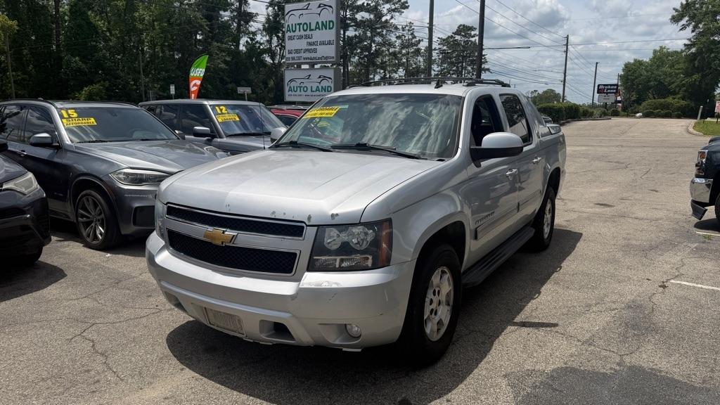 Chevrolet Avalanche 2WD Crew Cab LS 2013