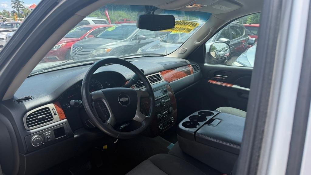 Chevrolet Avalanche 2WD Crew Cab LS 2013