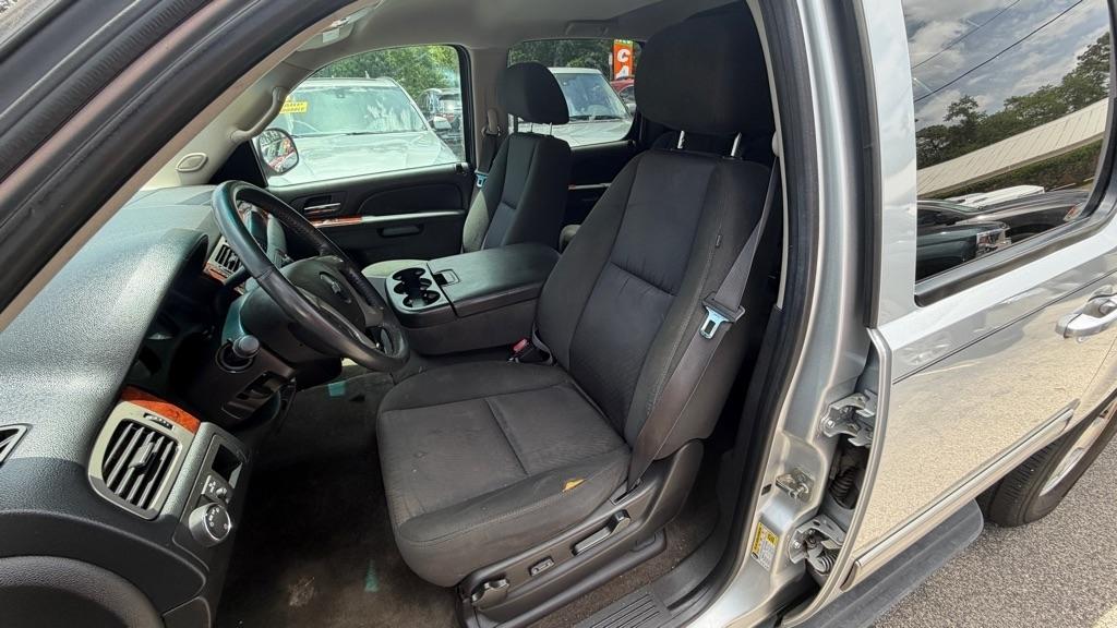 Chevrolet Avalanche 2WD Crew Cab LS 2013