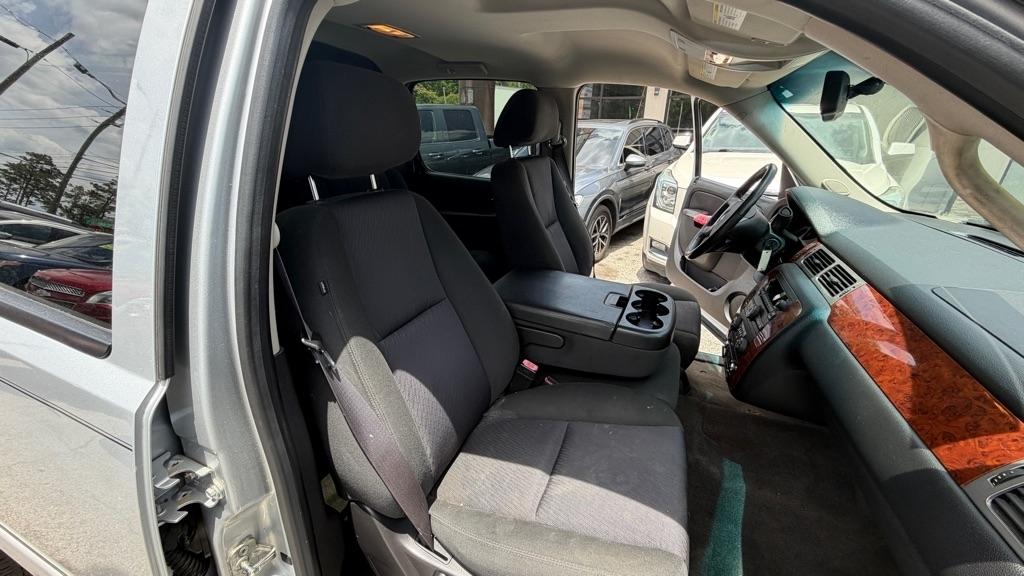 Chevrolet Avalanche 2WD Crew Cab LS 2013