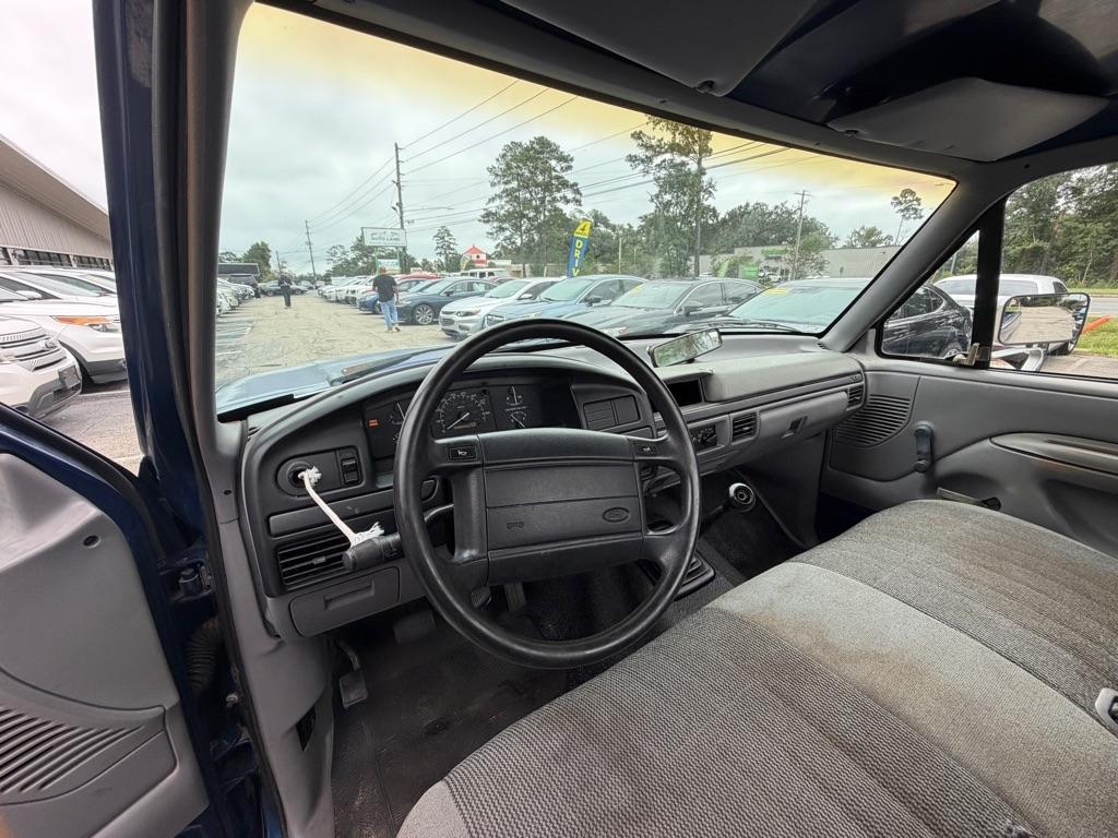 Ford F-150 Reg Cab 116.8" WB 1996