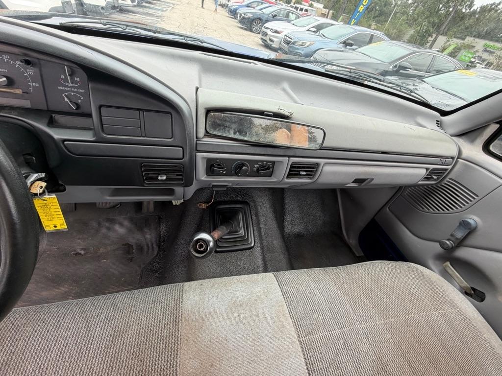 Ford F-150 Reg Cab 116.8" WB 1996