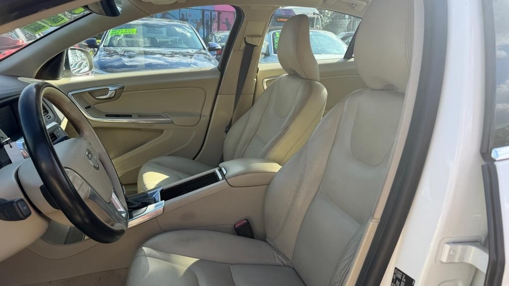 Volvo S60 2015.5 4dr Sdn T5 Drive-E Premier FWD 2015