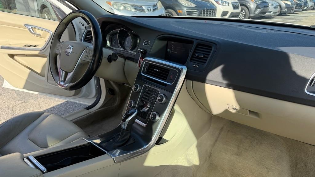 Volvo S60 2015.5 4dr Sdn T5 Drive-E Premier FWD 2015