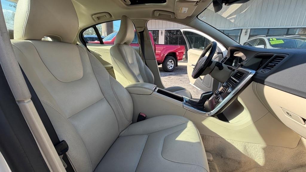 Volvo S60 2015.5 4dr Sdn T5 Drive-E Premier FWD 2015