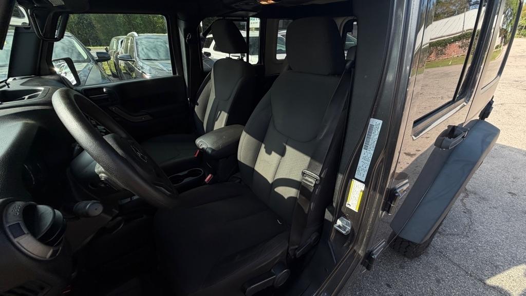 Jeep Wrangler Unlimited 4WD 4dr Sport 2016
