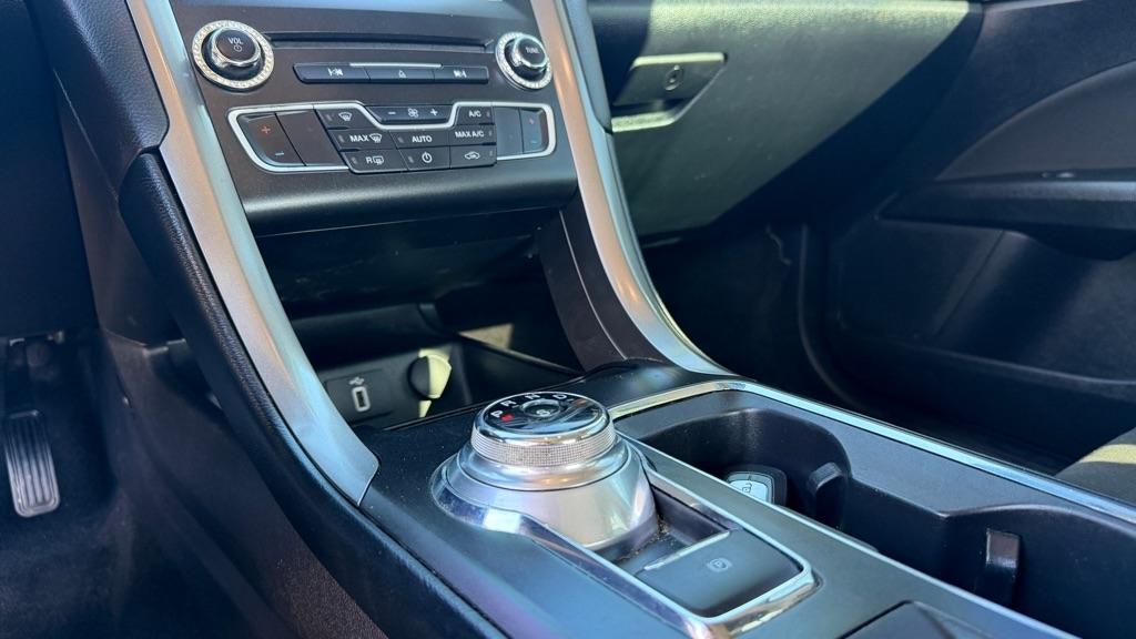 Ford Fusion SE FWD 2018