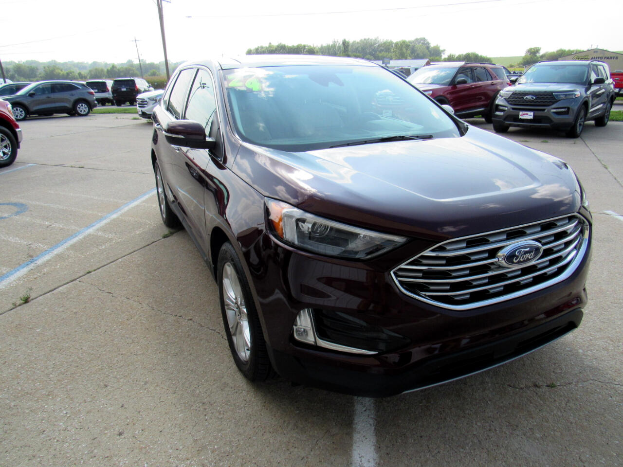 2024 Ford Edge Titanium photo 3