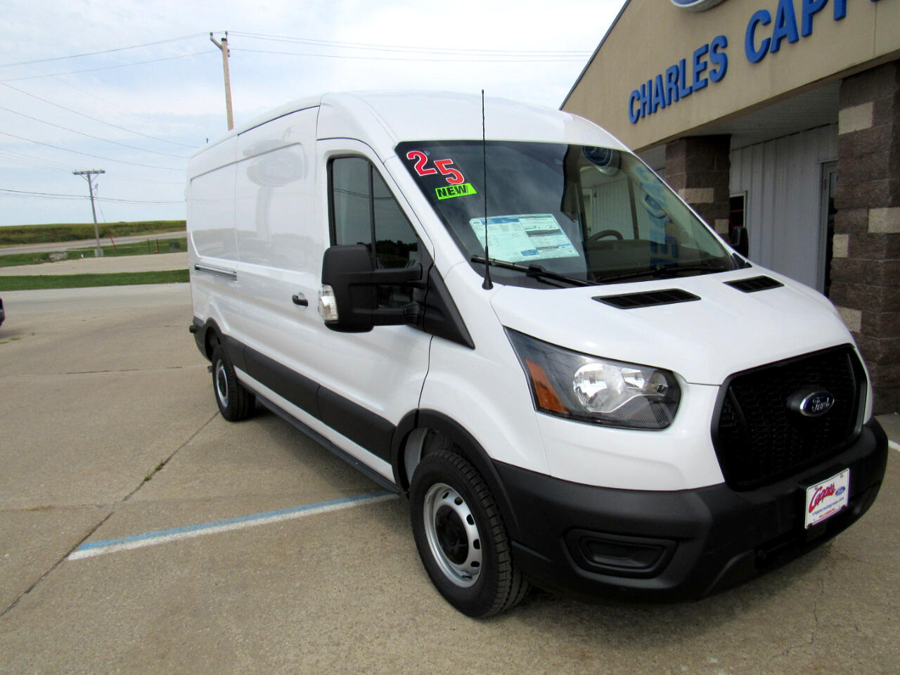 Ford Transit Cargo Van T-250 148" Med Rf 9070 GVWR RWD 2025 Ford Transit Cargo Van T-250 148" Med Rf 9070 GVWR RWD 2025