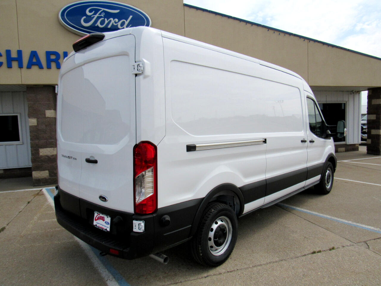 Ford Transit Cargo Van T-250 148" Med Rf 9070 GVWR RWD 2025 Ford Transit Cargo Van T-250 148" Med Rf 9070 GVWR RWD 2025