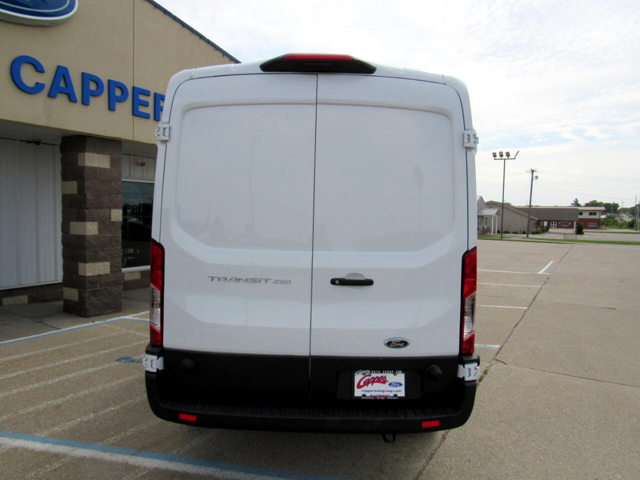 Ford Transit Cargo Van T-250 148" Med Rf 9070 GVWR RWD 2025 Ford Transit Cargo Van T-250 148" Med Rf 9070 GVWR RWD 2025