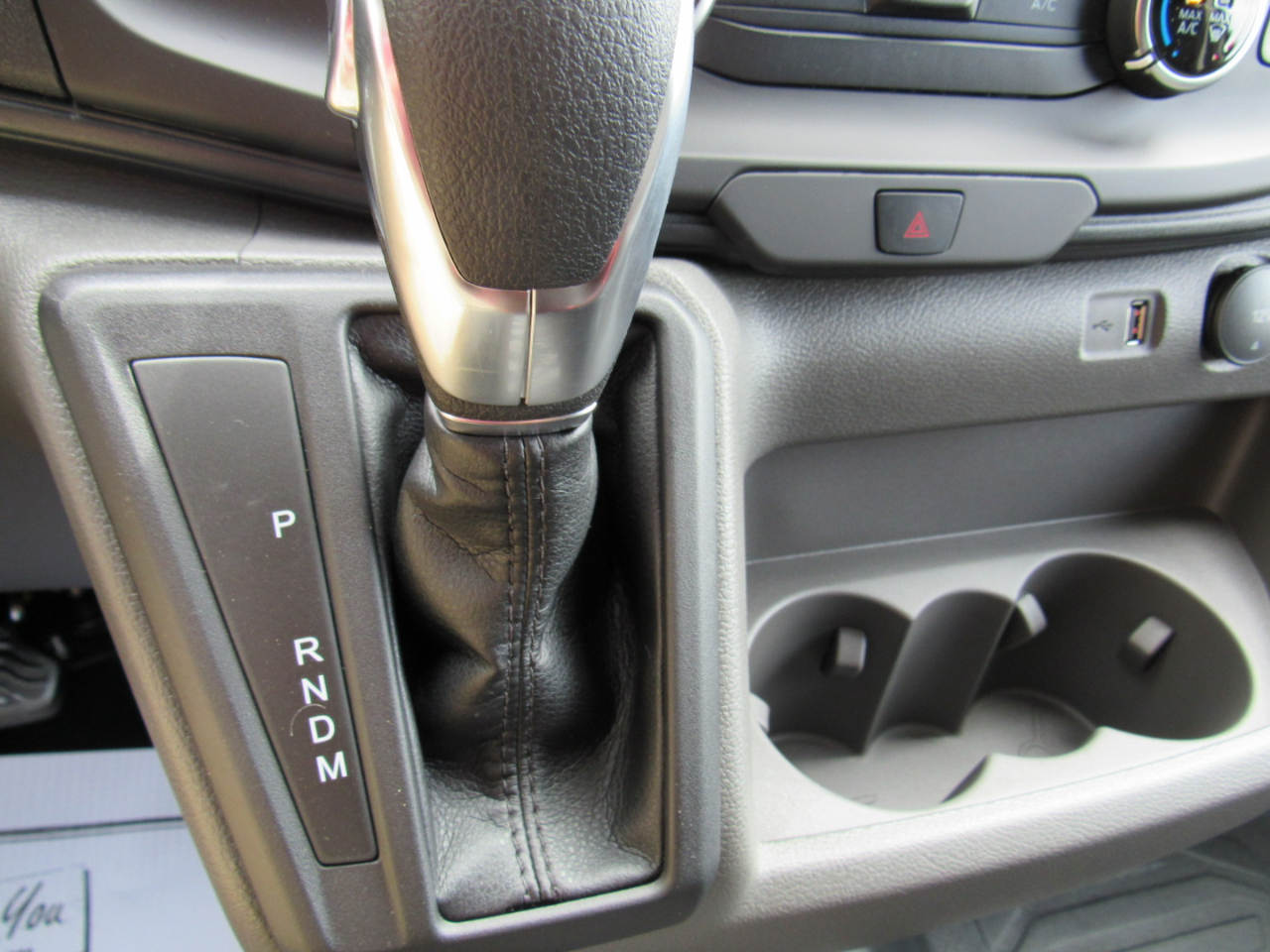 Ford Transit Cargo Van T-250 148" Med Rf 9070 GVWR RWD 2025 Ford Transit Cargo Van T-250 148" Med Rf 9070 GVWR RWD 2025