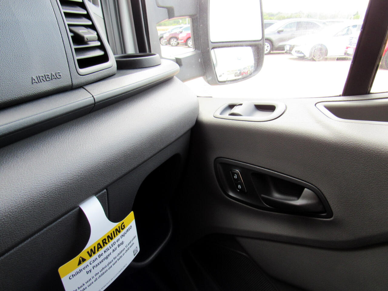 Ford Transit Cargo Van T-250 148" Med Rf 9070 GVWR RWD 2025 Ford Transit Cargo Van T-250 148" Med Rf 9070 GVWR RWD 2025