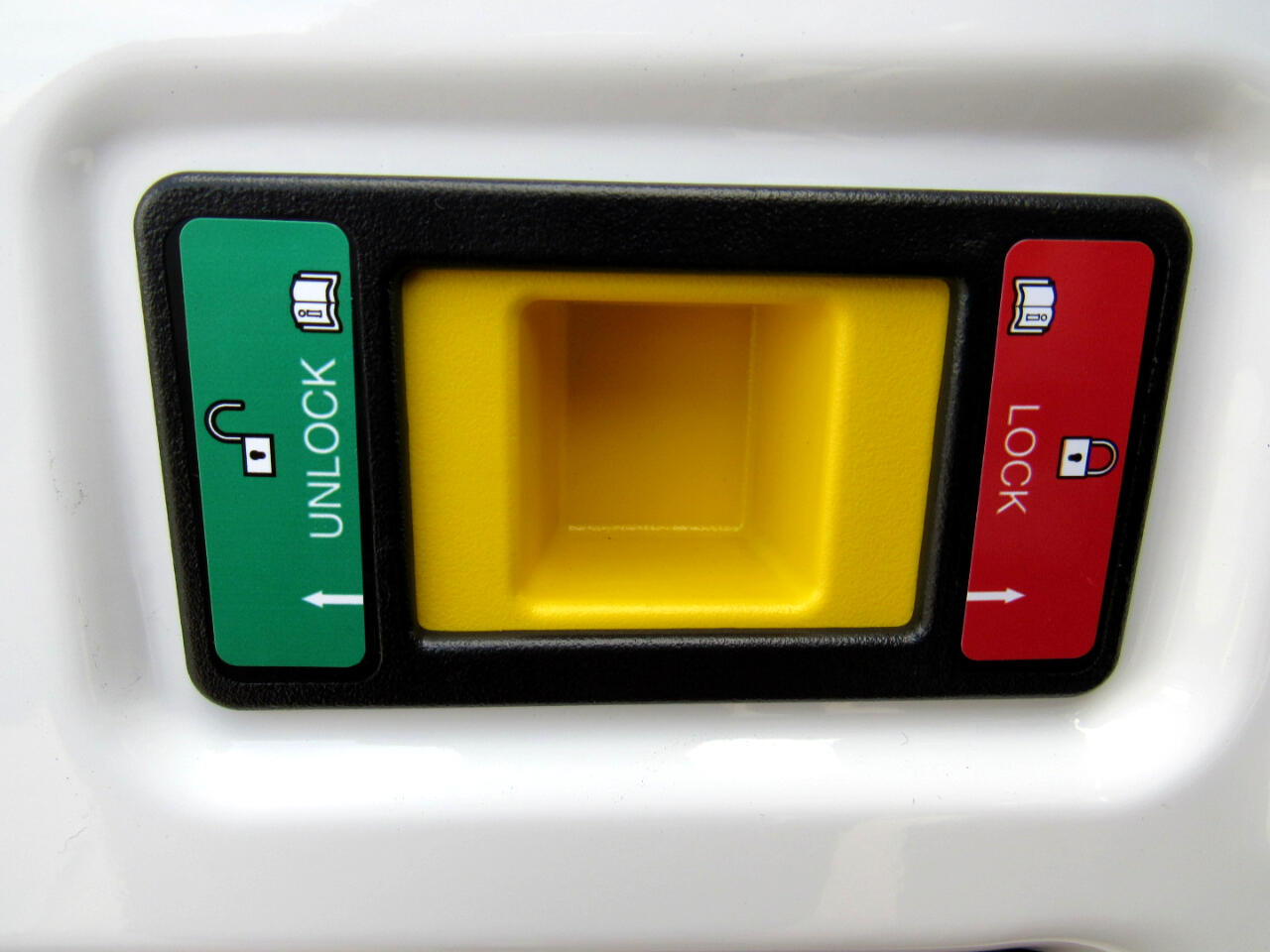 Ford Transit Cargo Van T-250 148" Med Rf 9070 GVWR RWD 2025 Ford Transit Cargo Van T-250 148" Med Rf 9070 GVWR RWD 2025