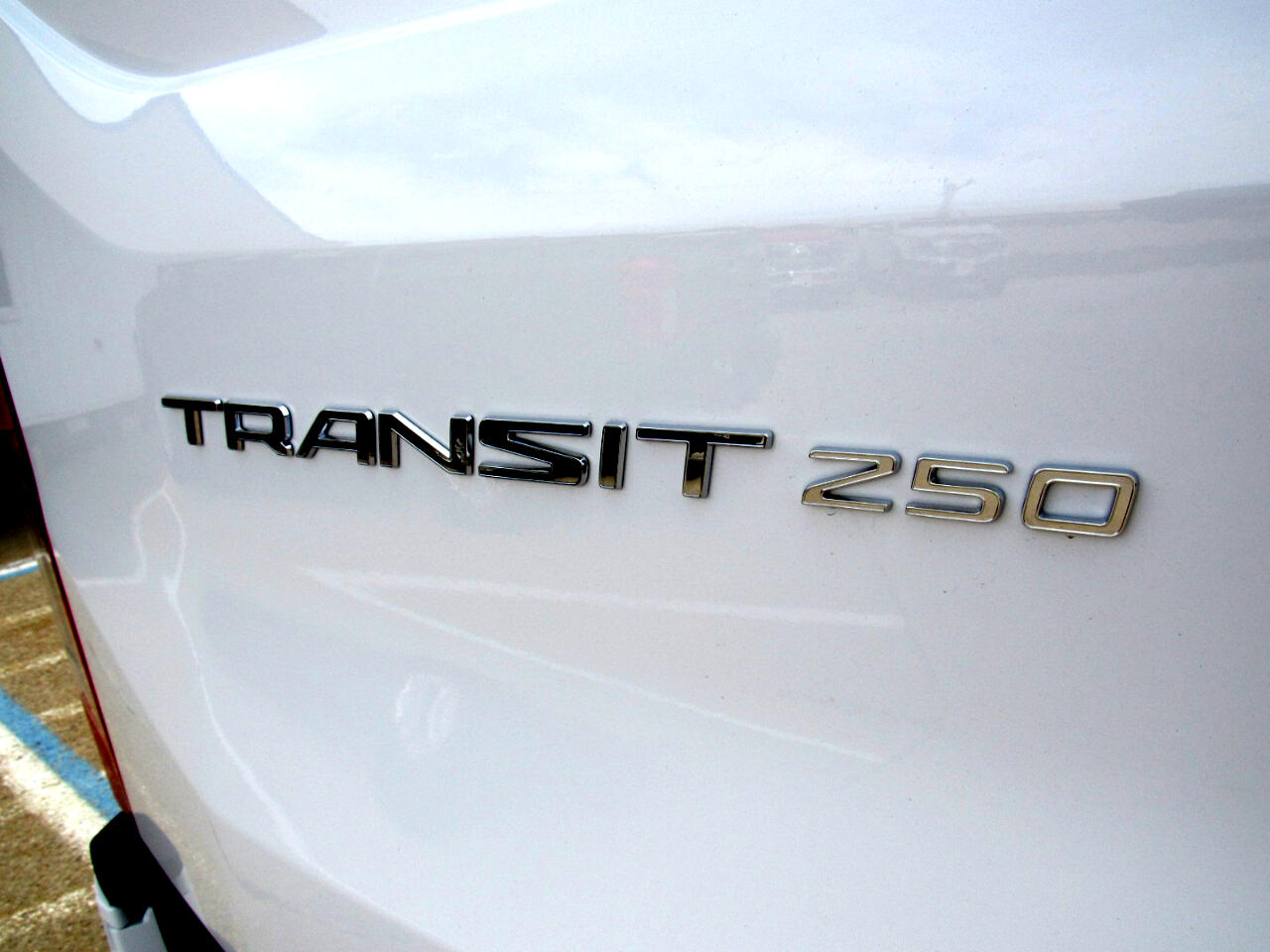 Ford Transit Cargo Van T-250 148" Med Rf 9070 GVWR RWD 2025 Ford Transit Cargo Van T-250 148" Med Rf 9070 GVWR RWD 2025