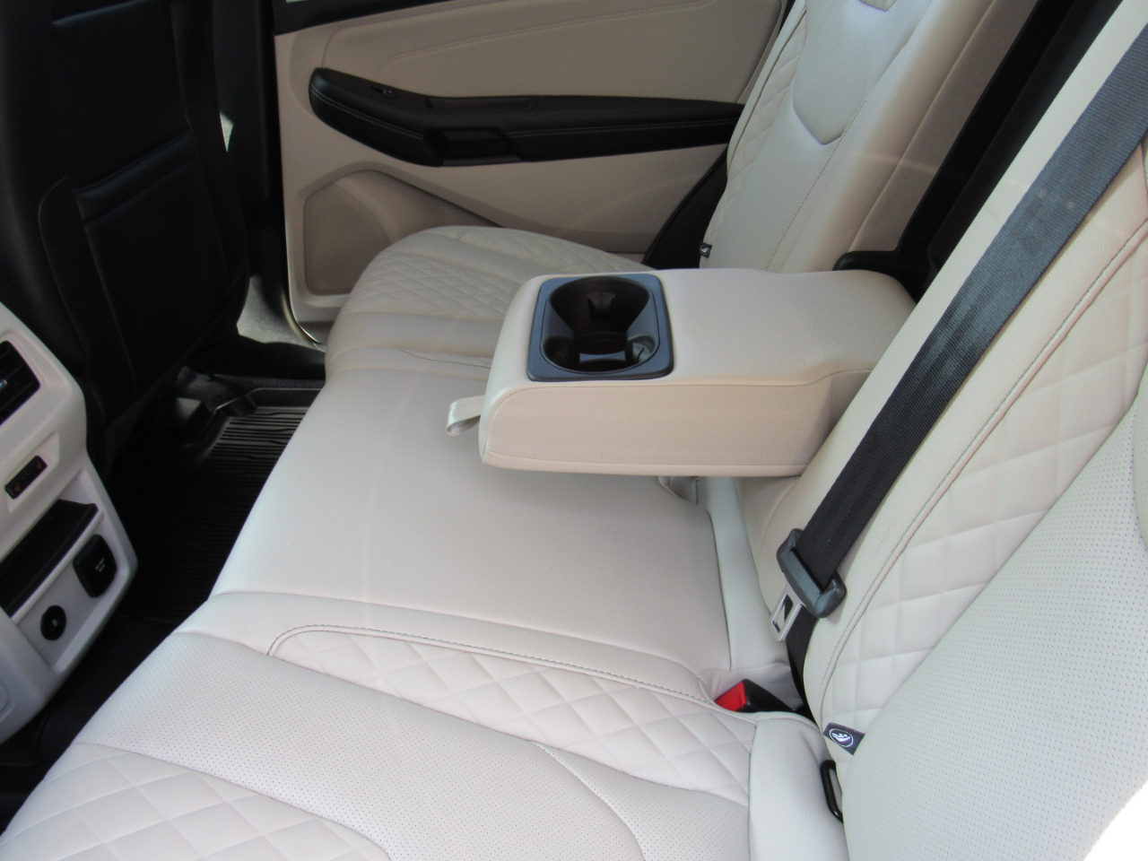 Ford Edge Titanium AWD 2024 Ford Edge Titanium AWD 2024