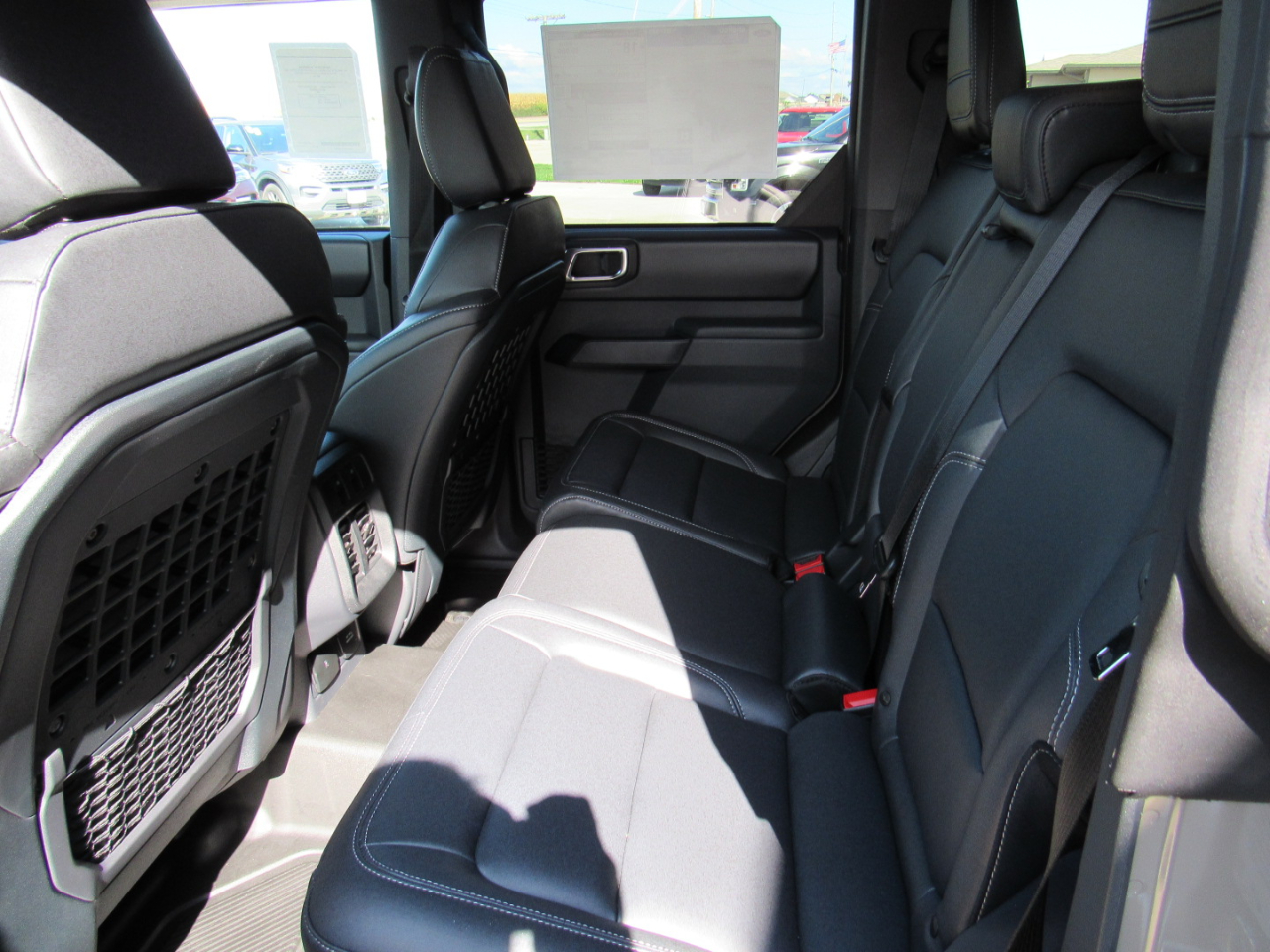 2025 Ford Bronco Badlands photo 27