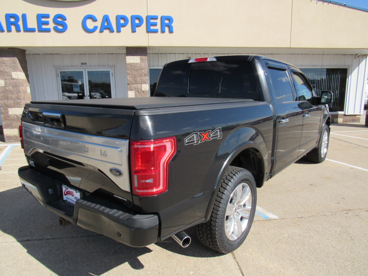 2015 Ford F-150 Platinum photo 4