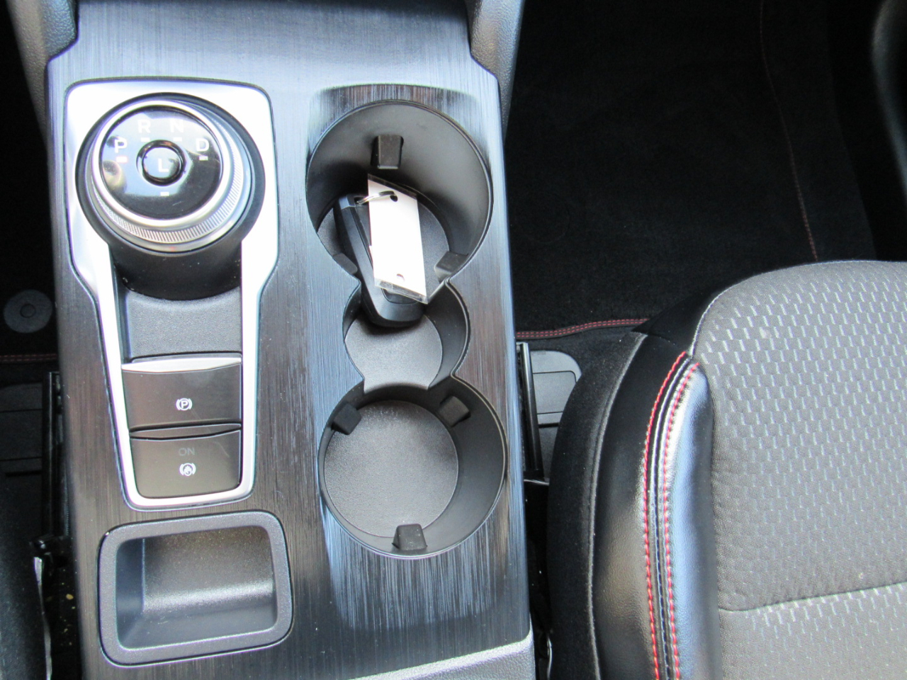 2023 Ford Escape ST-Line photo 19