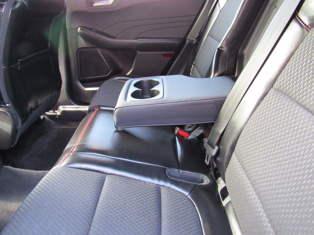 2023 Ford Escape ST-Line photo 24