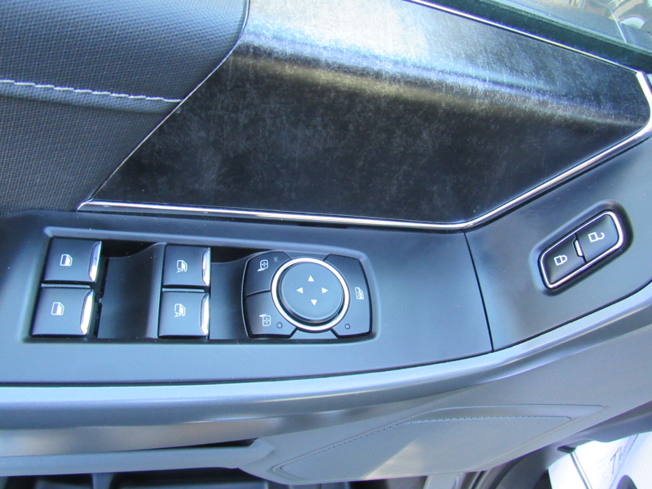 Ford F-150 XLT 4WD SuperCrew 5.5' Box 2023 Ford F-150 XLT 4WD SuperCrew 5.5' Box 2023