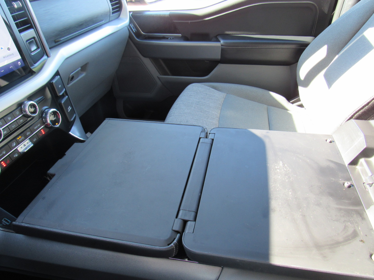 Ford F-150 XLT 4WD SuperCrew 5.5' Box 2023 Ford F-150 XLT 4WD SuperCrew 5.5' Box 2023