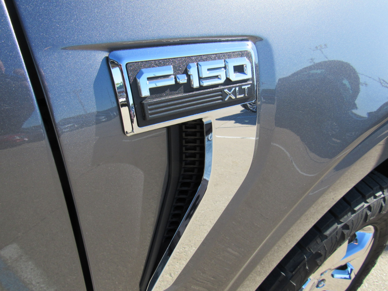 Ford F-150 XLT 4WD SuperCrew 5.5' Box 2023 Ford F-150 XLT 4WD SuperCrew 5.5' Box 2023